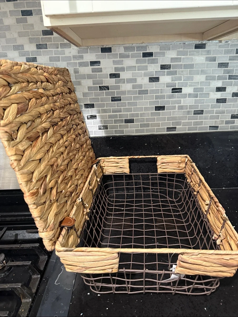 Woven Seagrass Storage Basket with Lid - Natural Brown - 16” x 12x